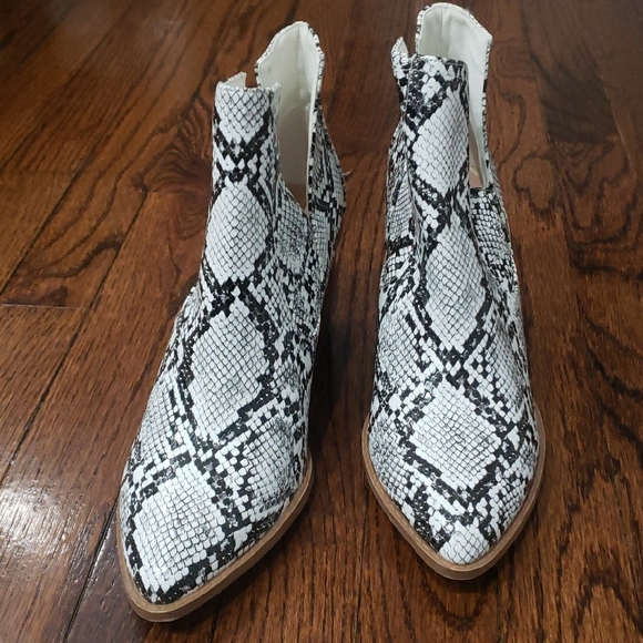 Snakeskin Ankle Boots - Black and White - Picture 2 of 6